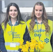  ?? ?? Students, Anna Hurley and Annie O’Meara, collecting in Fermoy town centre on Daffodil Day.