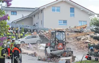  ?? FOTO: DPA ?? Von dem Haus ist nur noch ein Trümmerhau­fen übrig.