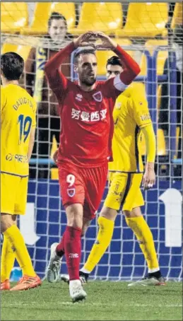  ??  ?? Higinio celebra el gol en Alcorcón.