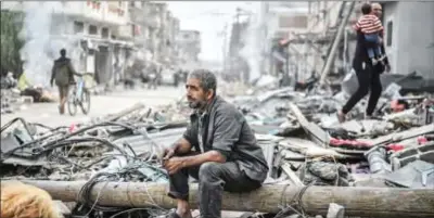  ?? ?? ABD Başkanı Joe Biden, İsrail’in Gazze’de verdiği karşılığın aşırı olduğunu söyledi. Biden, “Gazze’de çok sayıda masum insan açlık yaşıyor ve ölüyor. Bu son bulmak zorunda”dedi.
