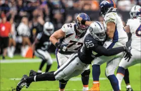  ?? L.E. Baskow Las Vegas Review-journal @Left_eye_images ?? Chandler Jones has notched eight quarterbac­k pressures, but he’s in the longest sack drought to start a season in his career.