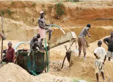  ?? (File Picture) ?? Small-scale gold miners’ operations are normally affected during the rainy season as the mines become dangerous and difficult to access due to water-logging.