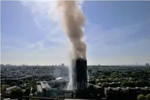  ?? ?? The tower b l ock fire ki ll ed 72 peop l e in North Kensington in 2017 (PA)