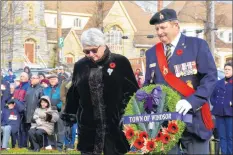  ??  ?? Mayor Anna Allen lays a wreath on behalf of the Town of Windsor.