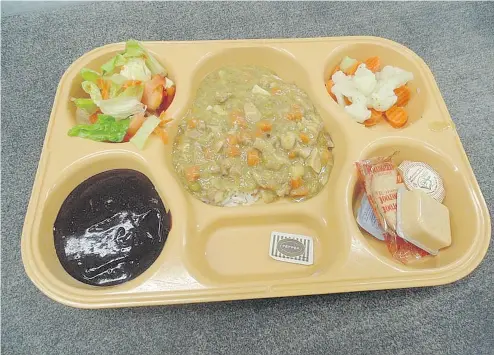  ??  ?? Correction­al Service Canada’s cook- chill system of feeding inmates is under fire.