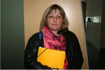  ??  ?? Laure Bauchais, l’une des 53 victimes, réclame 13 000 € d’indemnités