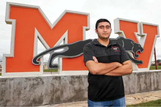  ?? Marvin Pfeiffer / Staff photograph­er ?? Jared LaQue was a standout in both football and baseball in addition to excelling in the classroom, graduating as Medina Valley High School’s valedictor­ian.