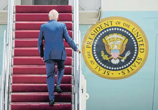  ?? Jess Rapfogel / Lapresse ?? Joe Biden abordando el Air Force One ayer en la base d’andrews (Maryland) rumbo a Hiroshima para participar en el G-7