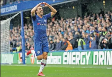  ??  ?? Pedro celebra un gol con el Chelsea ante la afición de Stamford Bridge.