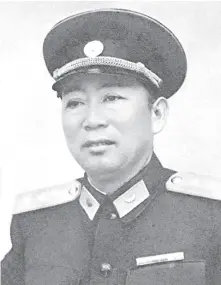  ??  ?? 解放军空军司令员刘亚­楼