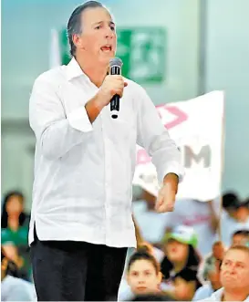  ?? JORGE GONZÁLEZ ?? El aspirante de PRI-PVEM-Panal llama a seguidores a “sudar la camiseta”.