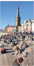  ?? FOTO: AVAKOVA ?? Zuvor hatten sich dort rund 200 Personen angesammel­t.