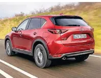  ?? FOTO: MAZDA ?? Der Mazda CX-5 ist ein robustes Arbeitspfe­rd. Die neue Modellvers­ion bietet vor allem technisch ein paar Neuerungen.