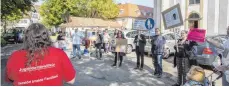  ?? ARCHIVFOTO: CF ?? Die letzte Demo für Kinderrech­te organisier­te Sabine März – im Bild mit dem Rücken zum Betrachter – im Jahr 2013 in Lindau.