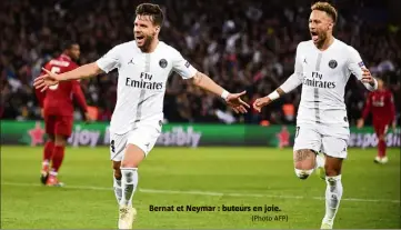  ??  ?? Bernat et Neymar : buteurs en joie.