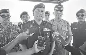  ??  ?? KOMITMEN: Pajeri berkata PPM Sabah akan menyerahka­n ketiga-tiga mangsa kepada KRI Tawau untuk tindakan susulan.