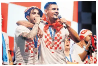  ??  ?? VRSALJKO I LOVREN Veselili su se zajedno nakon osvojenog srebra na SPu, veselju se nadaju i sada