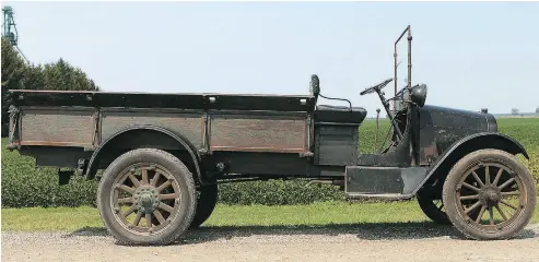  ?? PHOTOS: CLAYTON SEAMS / DRIVING.CA ?? Ken Glanville’s unrestored 1918 Chevrolet Model T one-ton truck tops out at 40 km/h.