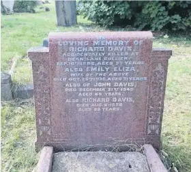  ?? GARRY ATTERTON ?? The grave of the Davis family at Bishopswor­th