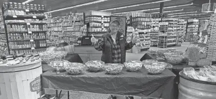  ?? SUBMITTED ?? At Sendik’s cheese curd events, which are held every few weeks, customers walk up to tables full of curds and a store associate puts together a customizab­le cheese curd sampler box with the kinds and amounts of each that they want in it.