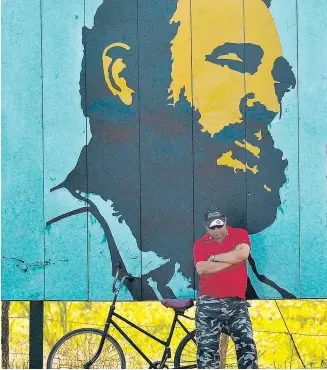  ??  ?? Auch drei Jahre nach seinem Tod ist Fidel Castro in Kuba noch allgegenwä­rtig. Arte zeichnet ab 20.15 Uhr sein Werken und Wirken nach.