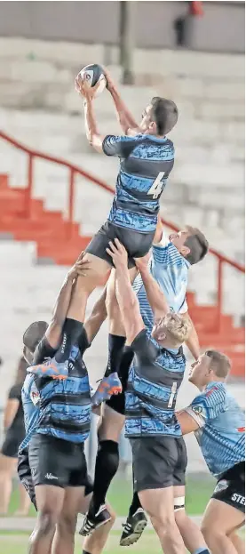  ?? > Photos: Supplied/Kaptured Concepts ?? Nelspruit’s Liaan Nagel wins a line-out against Sasol in the cup final.