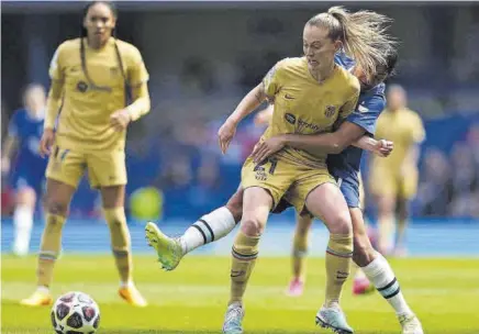  ?? //VALENTÍ ENRICH ?? KeiraWalsh firmó su mejor partido con la camiseta del Barça en Stamford Bridge