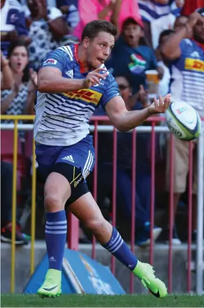  ??  ?? CHAMPAGNE RUGBY: SP Marais had the crowd in raptures at Newlands on Saturday.