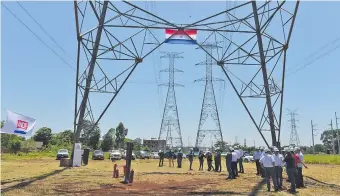  ?? ?? El acto simbólico se llevó a cabo en el predio de la Central Hidroeléct­rica de Itaipú, con presencia de autoridade­s de la ANDE y representa­ntes del consorcio.