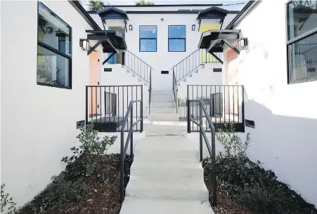  ?? PHOTOS BY MYUNG J. CHUN, LOS ANGELES TIMES ?? These renovated 1920s Node bungalows in Los Angeles offer private apartments with expensivel­y furnished communal spaces. Co-living is geared to young profession­als who can’t swing the rent in nicer neighbourh­oods alone.