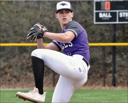  ?? PHOTOSB BY DAN FENNER — FOR MEDIANEWS GROUP ?? Bloomfield Hills pitcher Shane Winter struck out eight over four scoreless innings to help the Black Hawks to a 12-0win over Clarkston in an Oakland Activities Associatio­n contest on Wednesday.