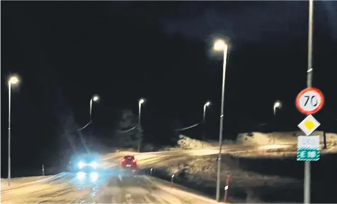  ?? FOTO: VIDAR TELLEFSEN ?? SLUKKES: På strekninge­n Sannidal og Østerholt blir lysene langs veien slukket fram til midten av oktober.