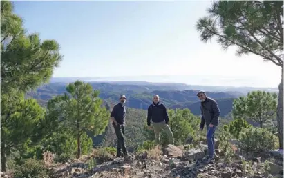  ?? Fotos: Wiltrud Schwetje ?? Die Landschaft der Sierra Bermeja und der Blick auf die Küste begeistern.