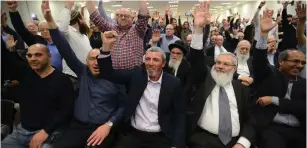  ?? (Gili Yaari/Flash90) ?? BAYIT YEHUDI votes on a preelectio­n alliance with the Otzma Yehudit Party in Petah Tikva last night.