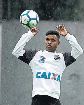  ?? FOTO: EFE ?? Rodrygo, el extremo de 17 años del Santos por el que luchan Barça y Real Madrid