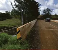  ??  ?? A ponte na estrada que liga Paiquerê a Guairacá é uma das dez que foram concluídas ao longo de 2017