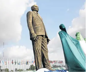  ??  ?? The new statue for President Jacob Zuma in Imo State, Nigeria.