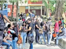  ??  ?? La Unah-vs tiene unos 19,000 estudiante­s.