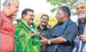  ?? PTI ?? Puducherry CM V Narayanasa­my welcomes Delhi CM Arvind Kejriwal as he arrives to support his ‘dharna’ outside the residence of Puducherry Lt Governor Kiran Bedi on Monday.