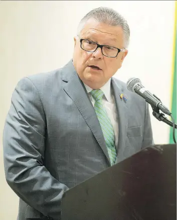  ?? MICHAEL BELL ?? Public Safety Minister Ralph Goodale tells a Regina audience Thursday it’s possible to have both carbon pricing and a strong economy, pointing out revenue from carbon pricing will stay in Saskatchew­an.