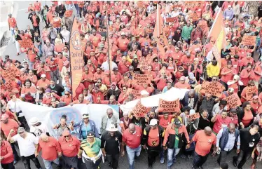  ?? | BRENDAN MAGAAR | African News Agency (ANA) ?? COSATU members during a May Day march to Metrorail and Parliament. The union federation is now flexing its political muscles.