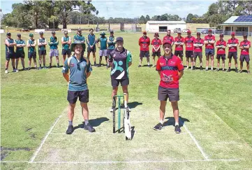  ??  ?? There was plenty to play for on field, but also off it, as Hallora captain James Williams, Matt Runnalls of Mindfull Aus and Warragul captain Josh Wright alongside their teams gather before beginning their match on Saturday in support of mental health awarness.