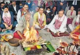  ?? ANI ?? Assam chief minister Himanta Biswa Sarma performs puja at a temple in Guwahati on Thursday.