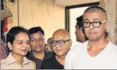  ?? HT ?? Sonu Nigam (right) after getting his head shaved.