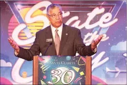  ?? Nikolas Samuels/The
Signal ?? Councilmem­ber Bill Miranda delivers a speech during the State of the City Luncheon at the Hyatt Regency Valencia on Thursday.