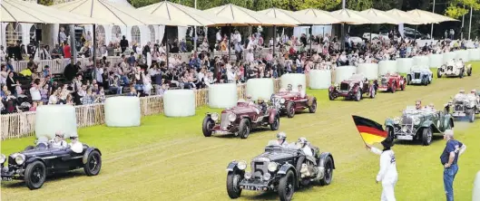  ?? BILD: Archiv ?? Legendäre Rennwagen auf der Grasbahn: Die Gemeinde Rastede hat eine Entscheidu­ng in Sachen „Vintage Race Days“getroffen.