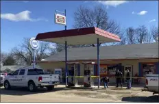  ?? ADAM ITAYEM/NEWSNATION VIA AP ?? Law enforcemen­t personnel work at the scene of a shooting, Friday, Feb. 17, 2023, in Arkabutla, Miss.