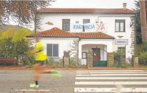  ?? // GUILLERMO NAVARRO ?? La antigua farmacia de Villar del Río (Soria), que pide su reapertura