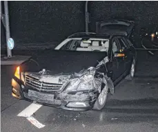  ?? FOTO: TOBIAS SCHUMACHER ?? Der beim Unfall beschädigt­e Mercedes-Benz.