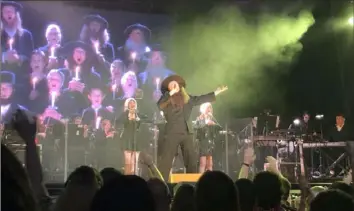  ?? Gabrielle Biltz/ Post- Gazette photos ?? Weird Al Yankovic and his band perform “Amish Paradise” as the crowd sings along on Sunday at Benedum Center, Downtown.